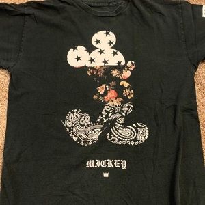 Neff “Mickey” size Med shirt.